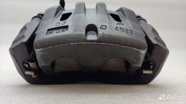 Суппорт тормозной передний правый Lexus Nx300H Z10