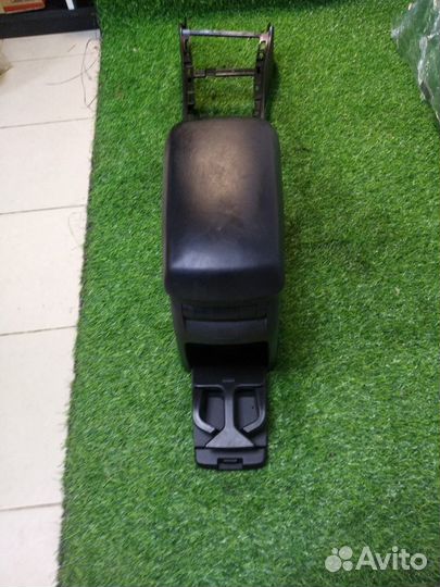 Центральная консоль Kia Ceed хэтчбек 5дв. 1.6 2008