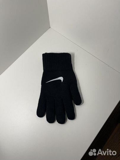 Перчатки Nike
