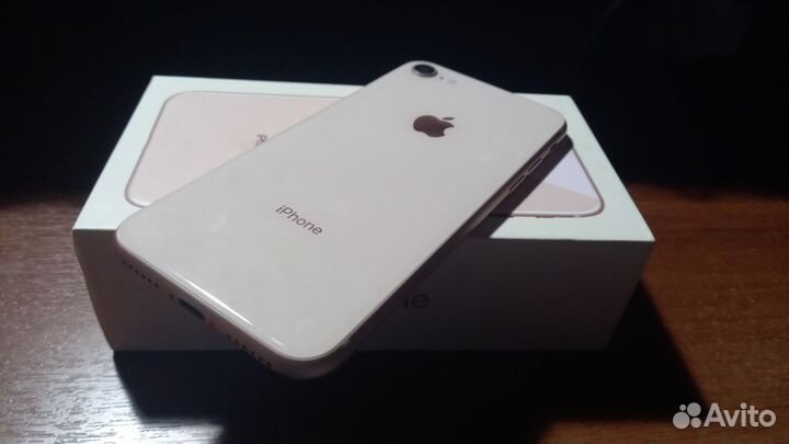 iPhone 8, 64 ГБ