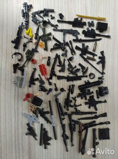 Оружие и обмундирование lego