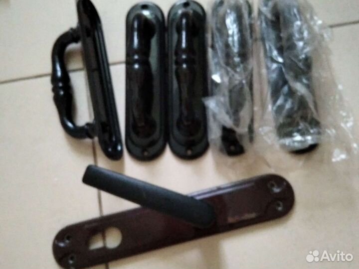 Мебельные и дверные ручки, фурнитура