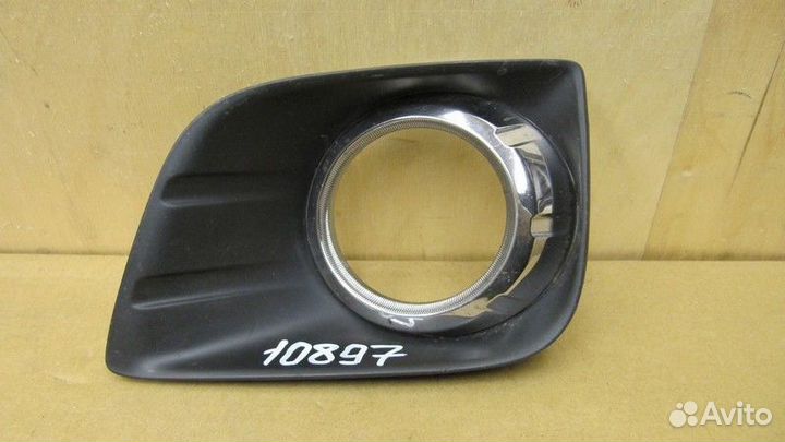 Решётка в бампер правая Toyota Land Cruiser (150)