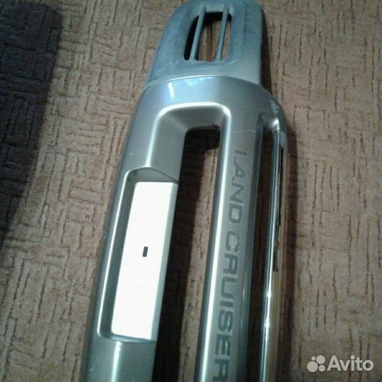 Накладка на передний бампер toyota