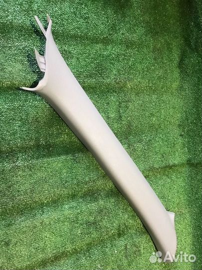 Накладка стойки лобового стекла правая Mitsubishi