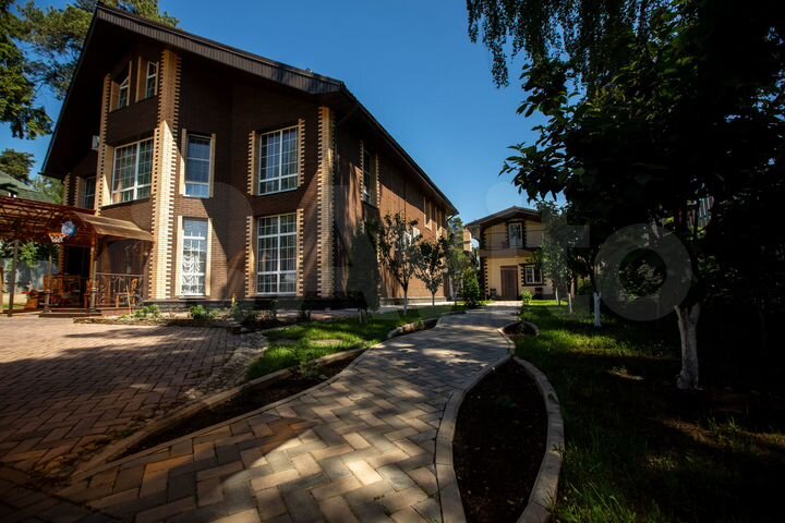 Дом 640 м² на участке 12 сот.