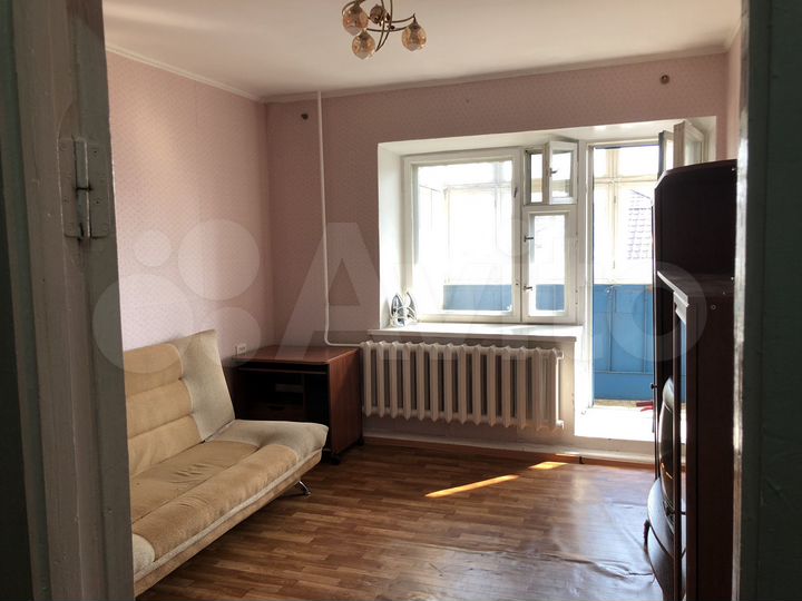 2-к. квартира, 50 м², 1/3 эт.