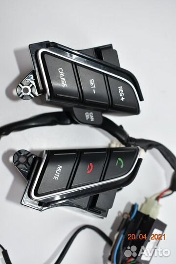 Кнопки управления на руль Hyundai (Equus)
