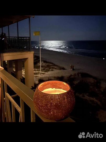 Свеча в кокосе