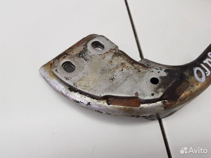 Кронштейн катализатора (Geely Monjaro)