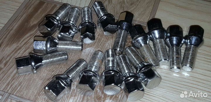 Колесные болты 17мм