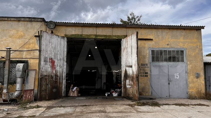 Гараж, > 30 м²