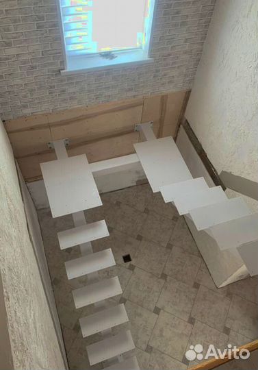 Лестницы на металлокаркасе под ключ