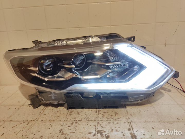 Фара LED передняя правая Nissan X-Trail 3