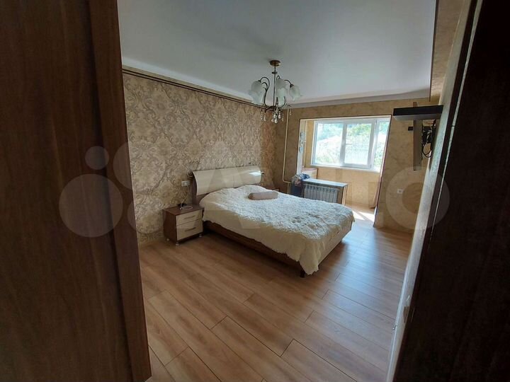 3-к. квартира, 82 м², 4/9 эт.