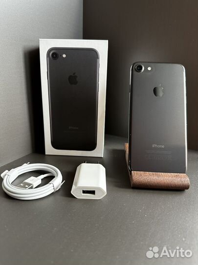 iPhone 7, 32 ГБ