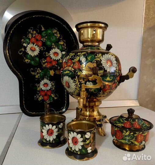 Самовар Хохлома,поднос, подстаканники и сахарница