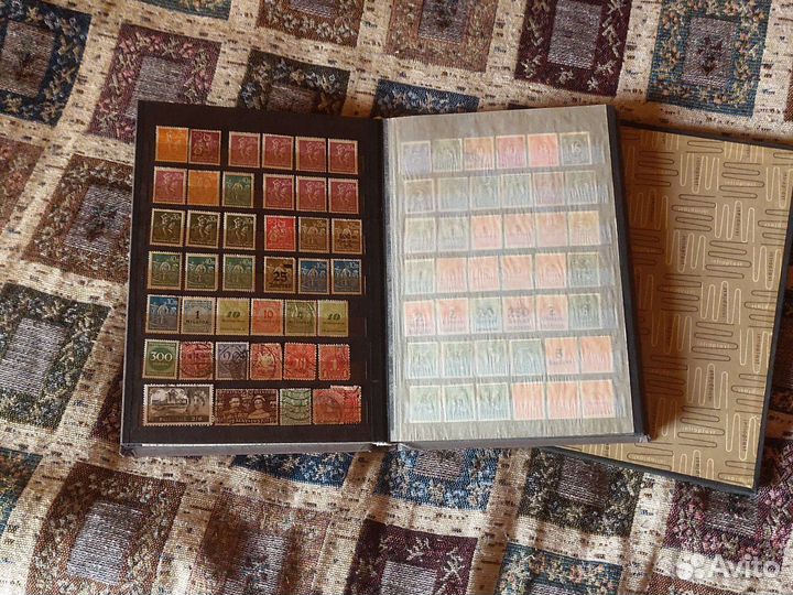 Альбом почтовых марок,806 штук