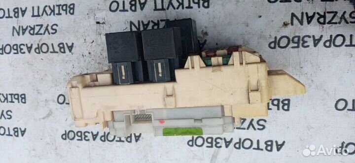 Блок предохранителей салонный Mitsubishi Legnum