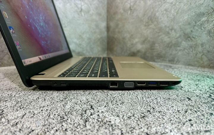 Ноутбук asus на core i3-5005U/ 920m/ 8 gb