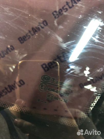 Форточка в крыло задняя правая Лада Калина