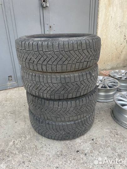 Pirelli Ice Zero 185/65 R15 92T