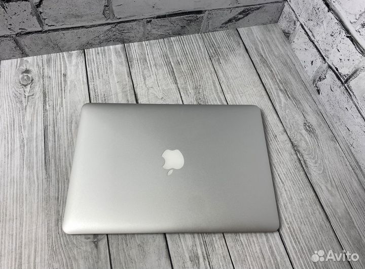 Apple MacBook Air 2015 как новый. 250 циклов