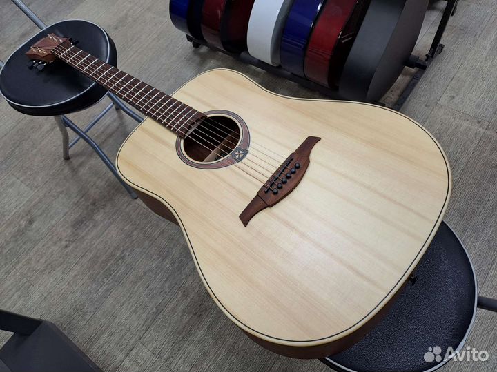 Гитара акустическая LAG T-70D-Nat Tramontane