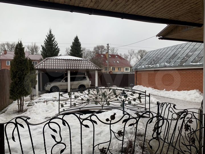 Дом 580 м² на участке 10 сот.