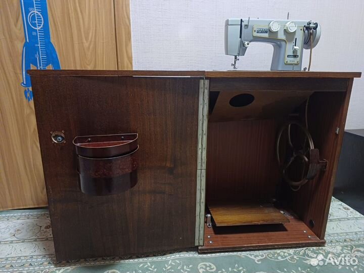Швейная машина Чайка 3