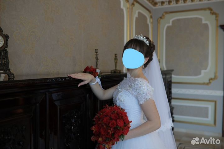Свадебное платье (42 -44s)