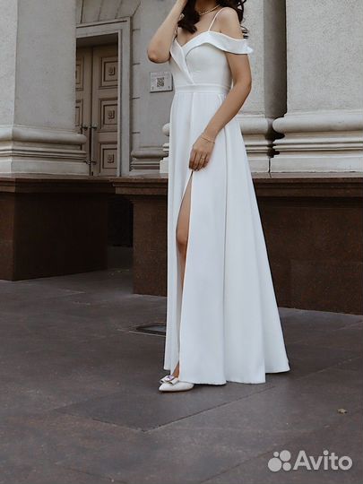 Свадебное платье 44