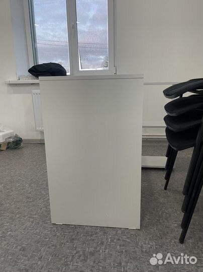 Угловой письменный стол