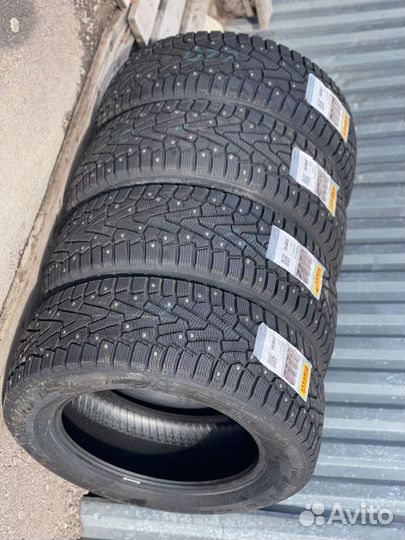 Pirelli Ice Zero 235/55 R17 102T