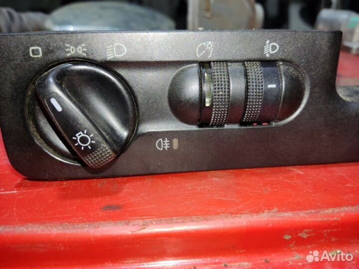 Блок управления светом Volkswagen Passat B4