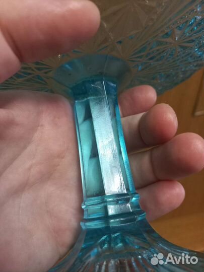 Ваза на ножке голубое стекло СССР