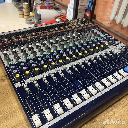 Микшер Soundcraft MFX12/2