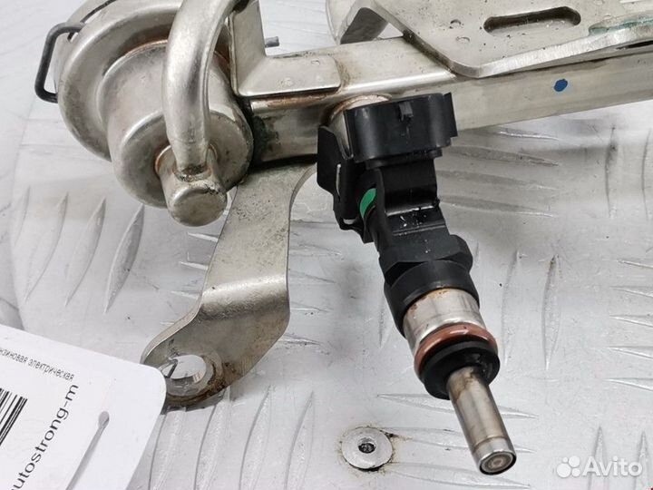 Форсунка Dacia Sandero 2 2015 166008740R