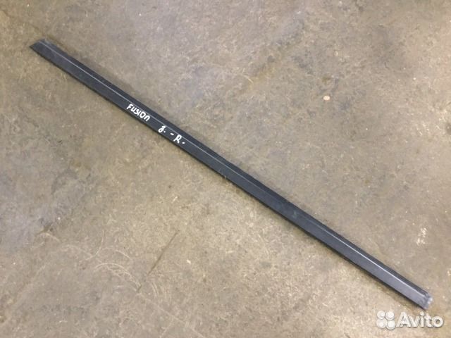 Накладка стекла двери Форд Фьюжн после 2002 года
