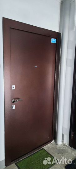 Дверь входная металлическая от застройщика