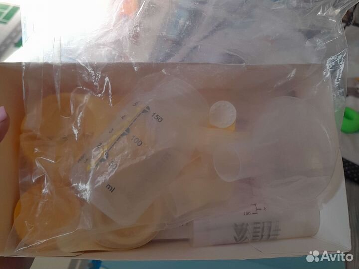 Молокоотсос medela ручной
