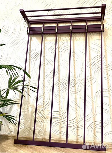 Вешалка настенная