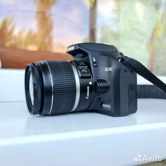 Зеркальный фотоаппарат Canon EOS 1000D