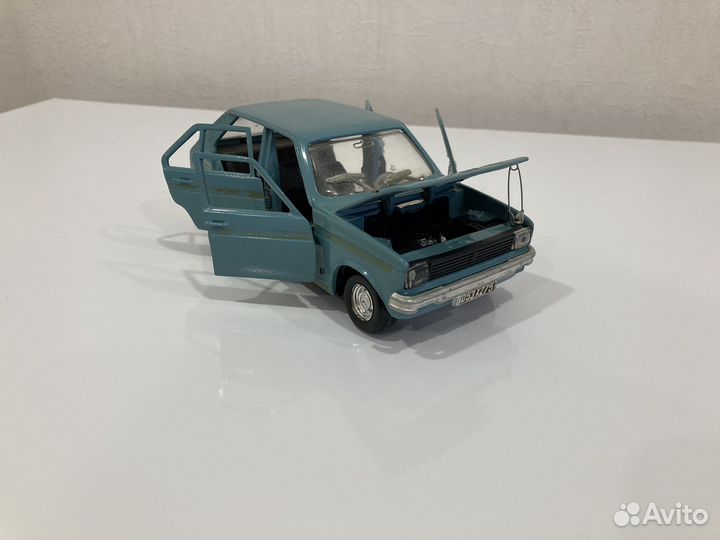 Модель автомобиля Пежо 104