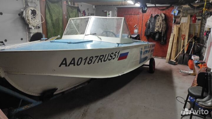 Лодка с мотором
