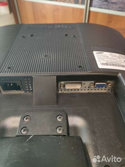 Монитор Samsung