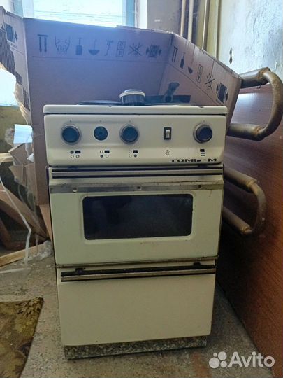 Плита электрическая, работают две конфорки