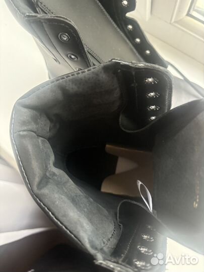 Ботинки с высокими берцами