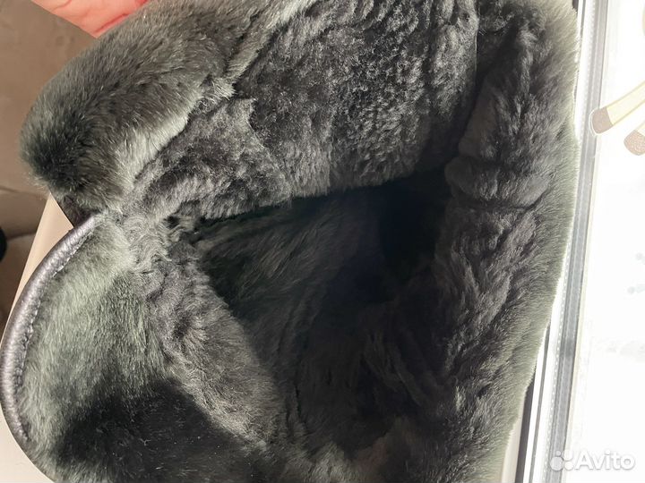 Новая меховая шапка из дубленки