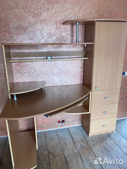 Компьютерный стол